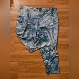 Athleta Salutation Stash Pocket Capri